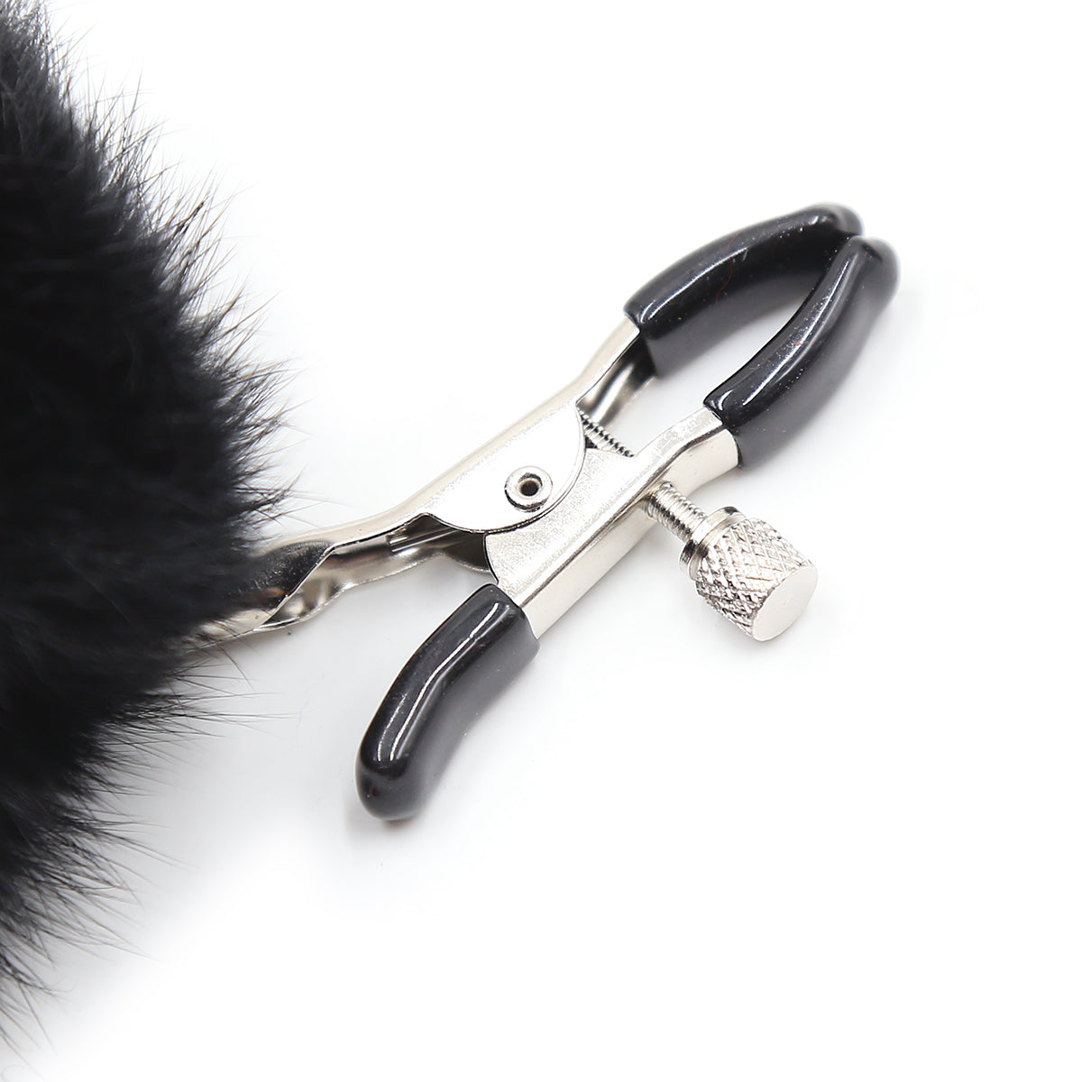 Faux Fur Ball Nipple Clamps in Schwarz